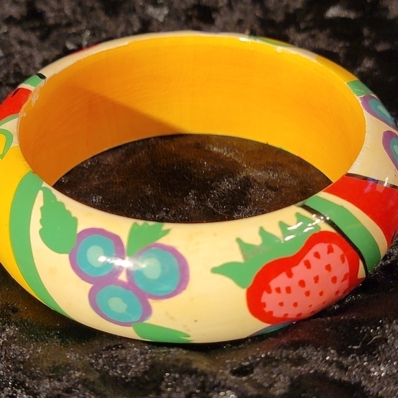 Vintage Wooden Fruit Salad Bangle Bracelet - Picture 9 of 9